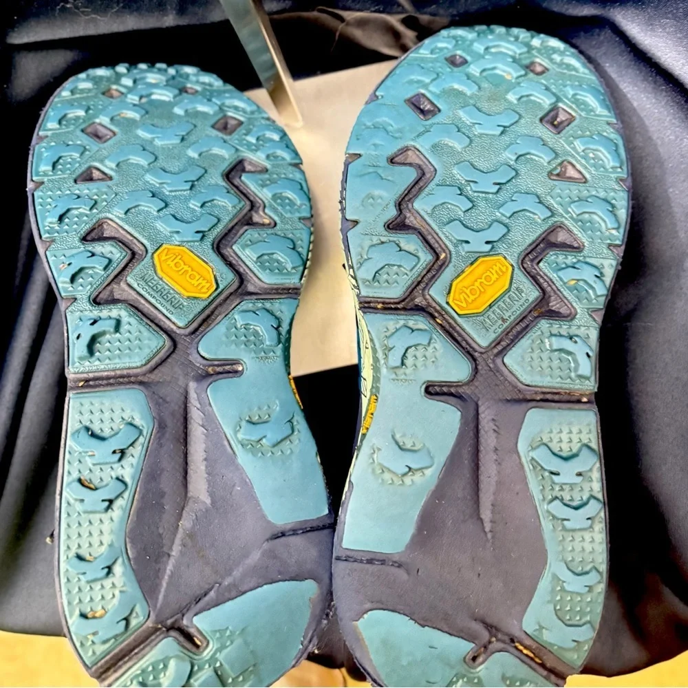 Hoka One One Speedgoat 3 Teal and Navy Shoes-Size 6 - Picture 6 of 7